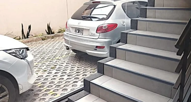 d503e1fa-008d-49cf-92ca-a302ddeecdf9_u_large